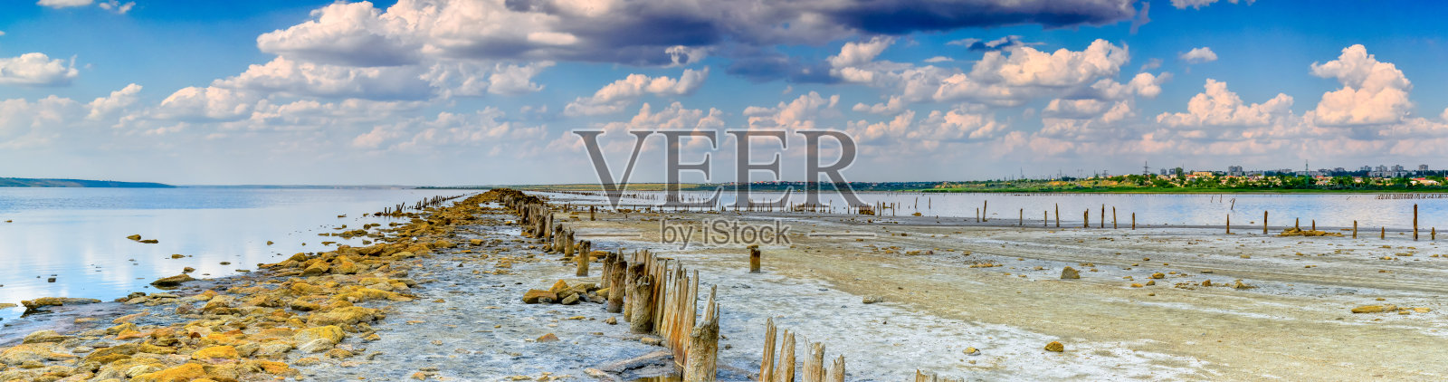 库亚尼茨基河口的石吐槽和治疗泥沉积全景照片摄影图片