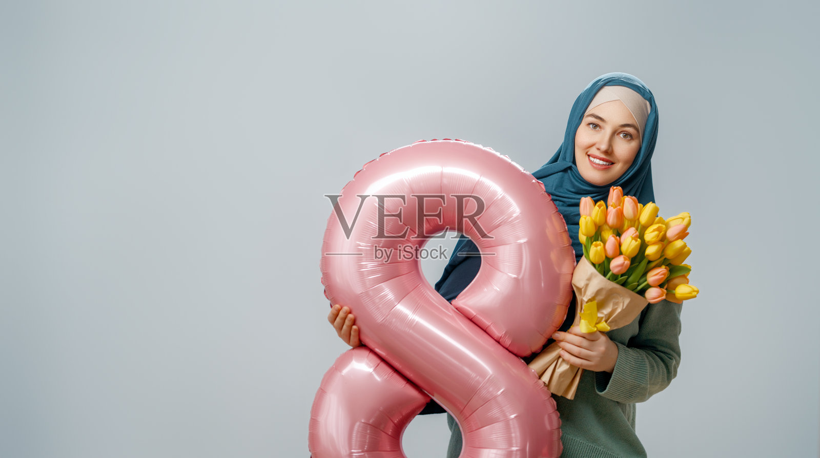 带花的女人照片摄影图片