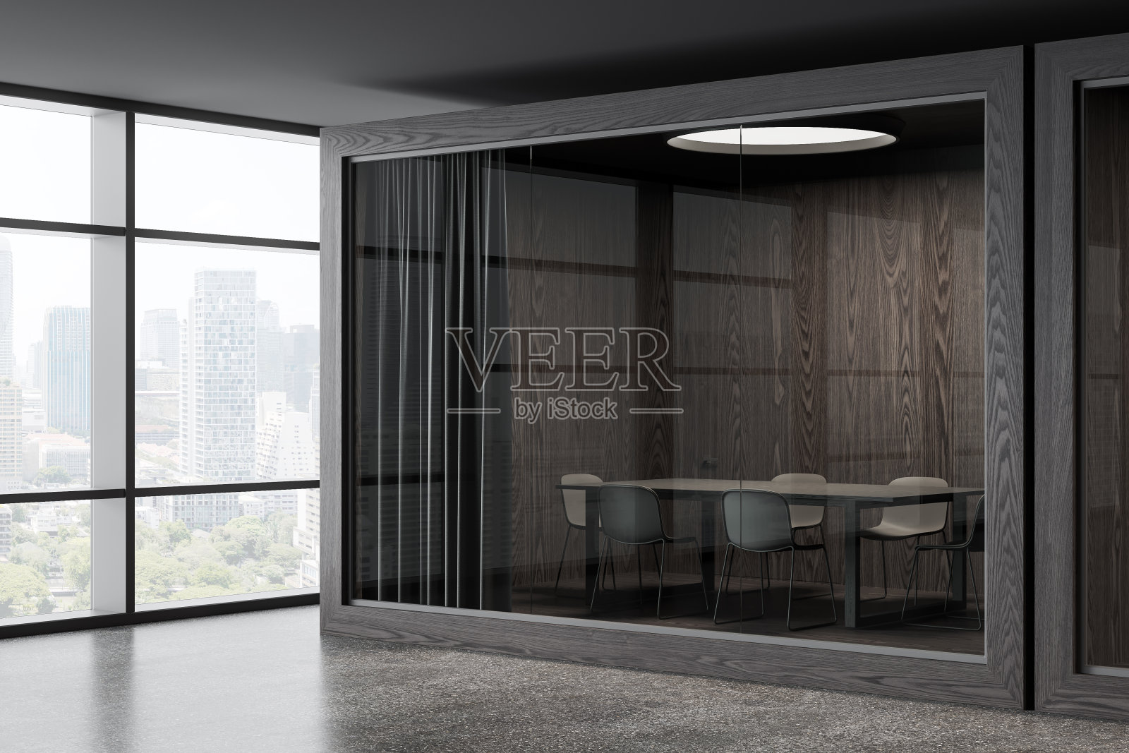 灰色玻璃会议室内部配有木板和椅子，全景窗户照片摄影图片