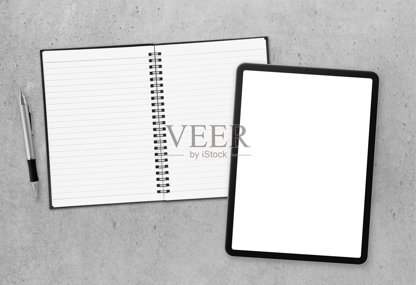 桌面有空白笔记本，笔和平板电脑照片摄影图片