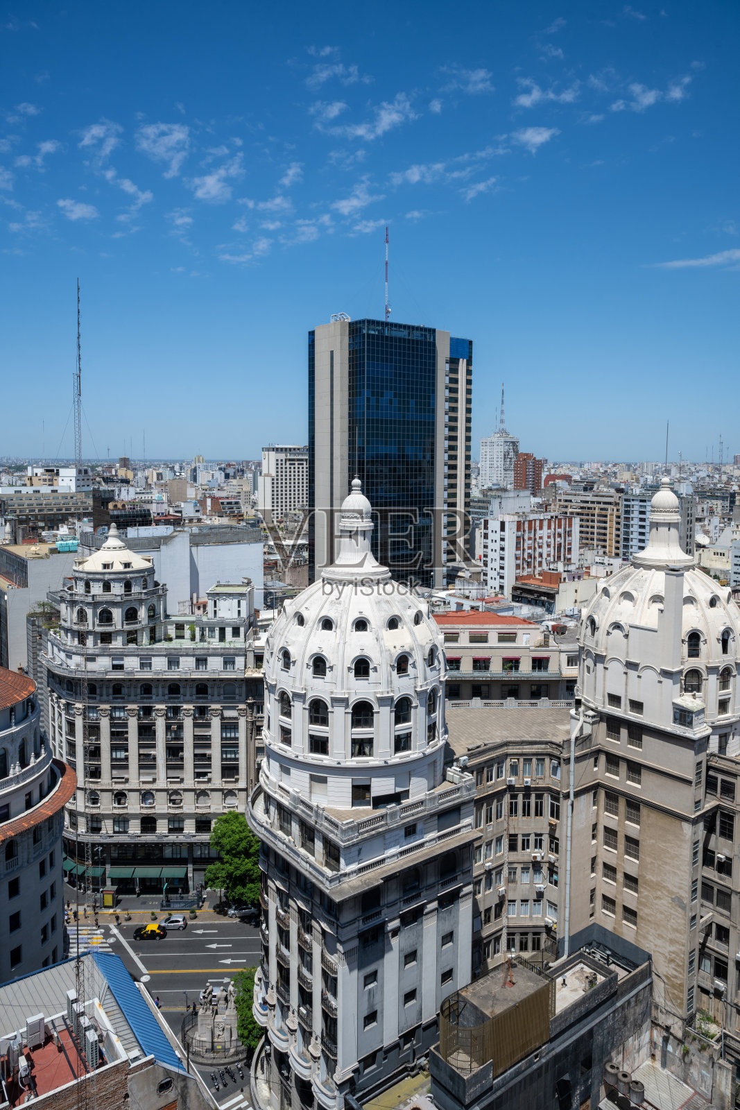 俯瞰历史悠久的布宜诺斯艾利斯天际线照片摄影图片