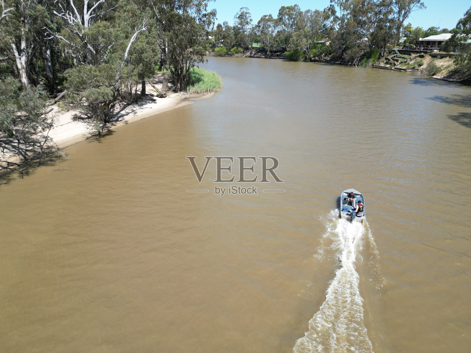 蒂妮在墨累河上照片摄影图片