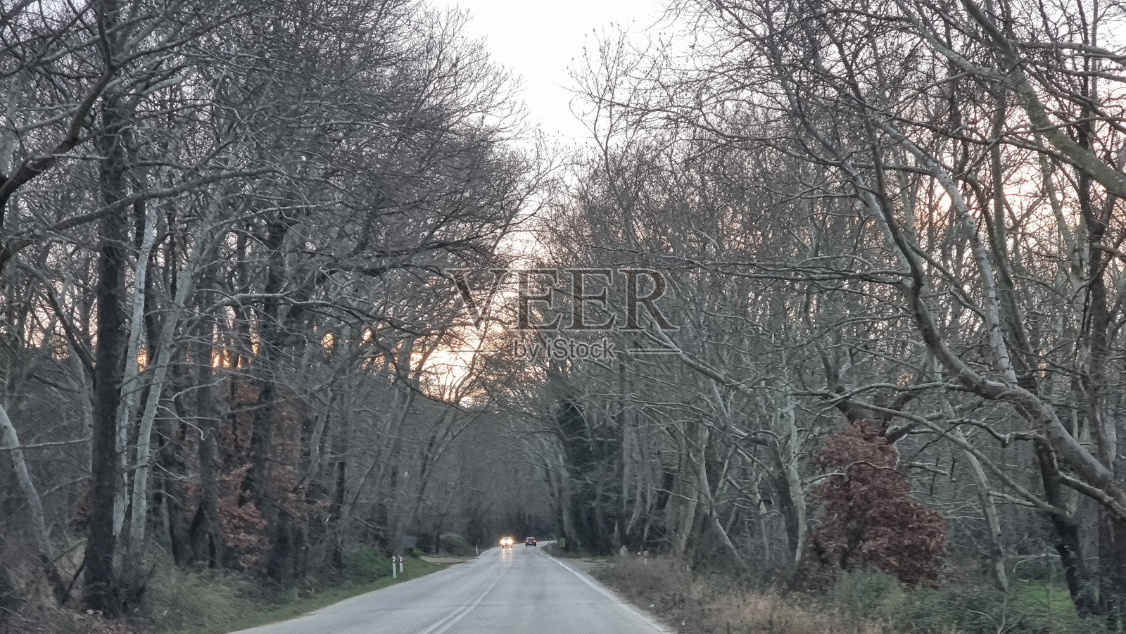 卡兰帕卡路希腊陨石岩石和教堂照片摄影图片