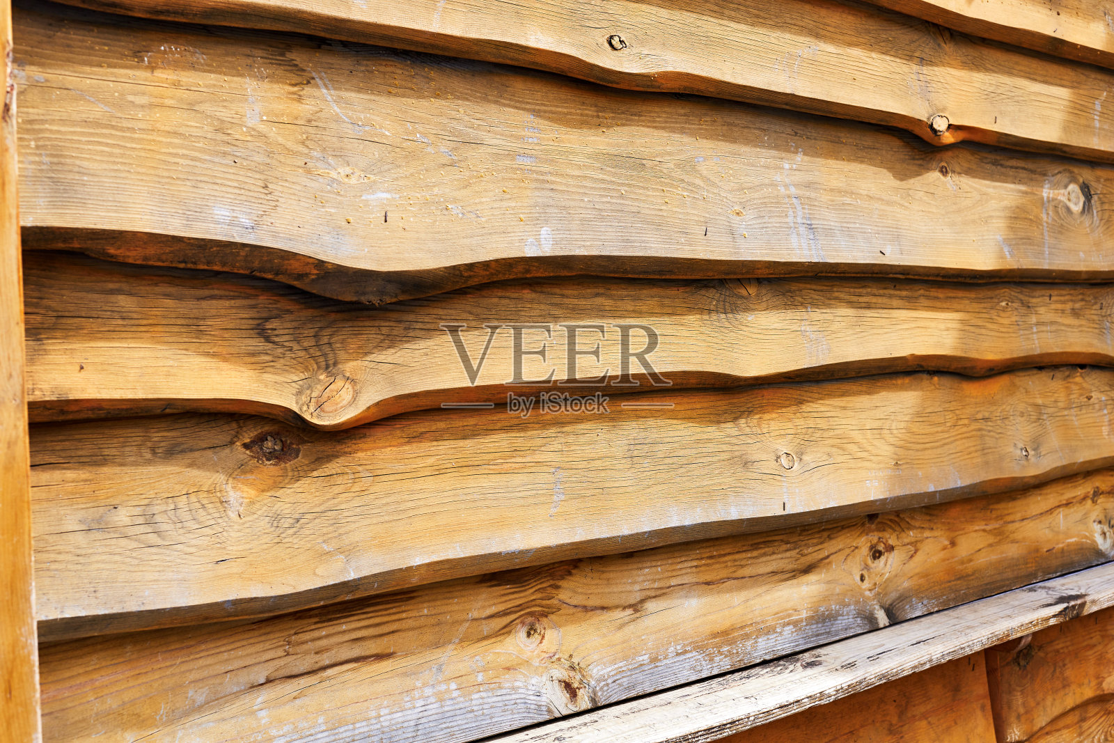 用木板制成的防护百叶窗照片摄影图片