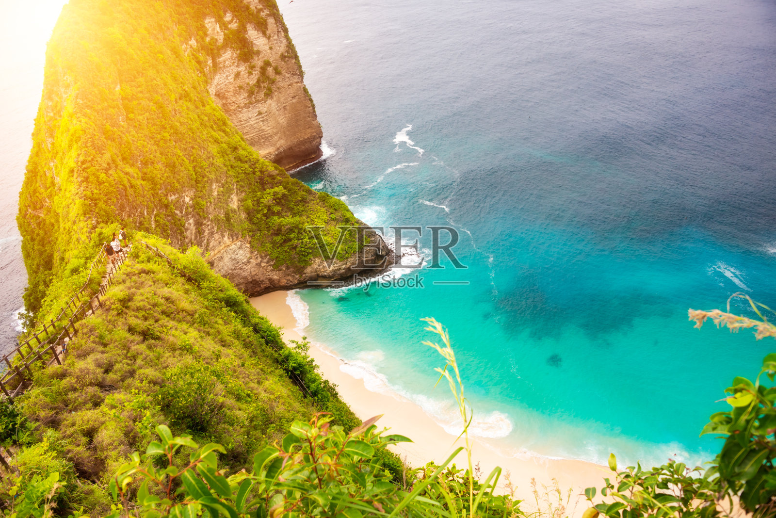 印度尼西亚巴厘岛美丽的海岸和热带海滩照片摄影图片