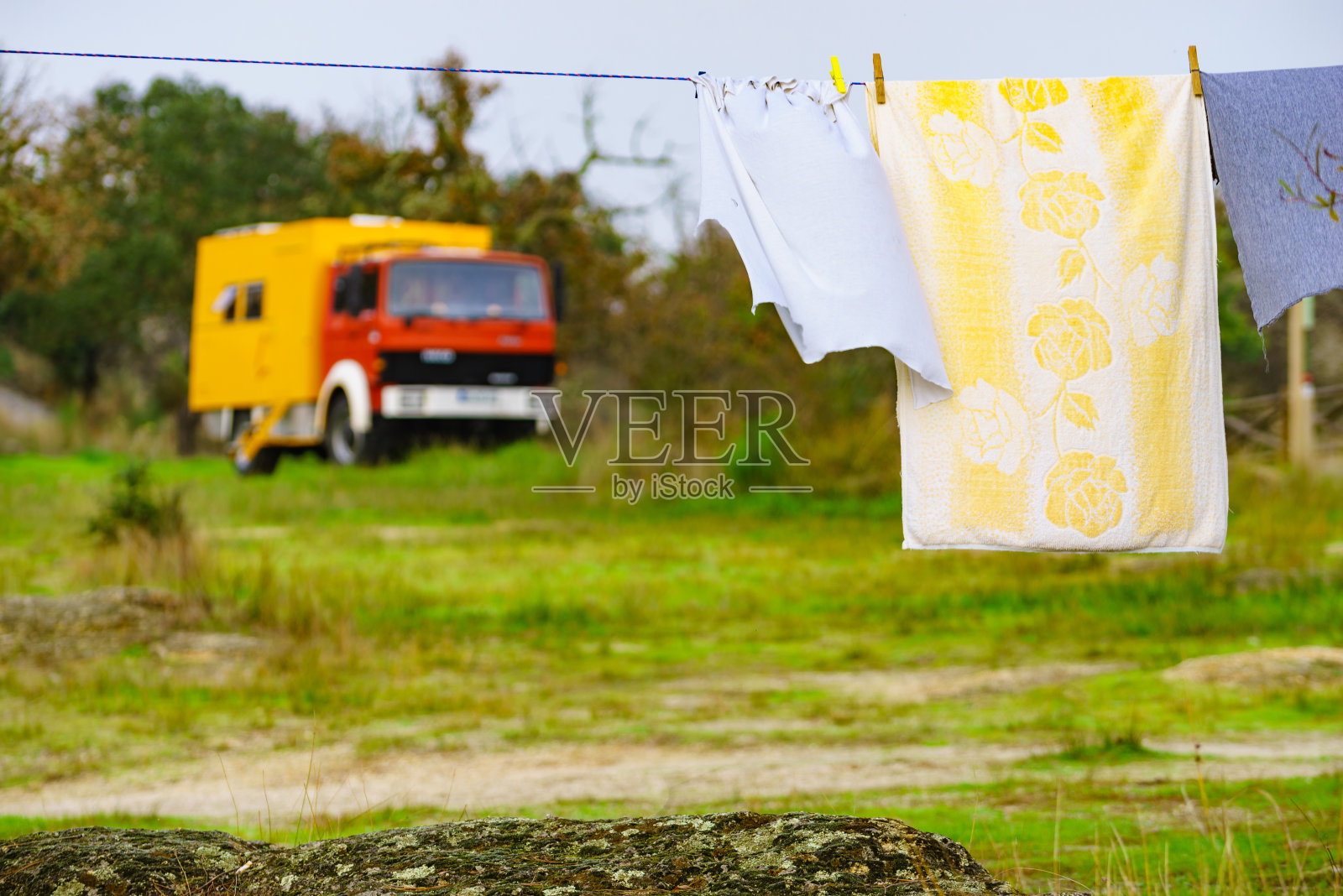 越野露营车4x4卡车在大自然照片摄影图片