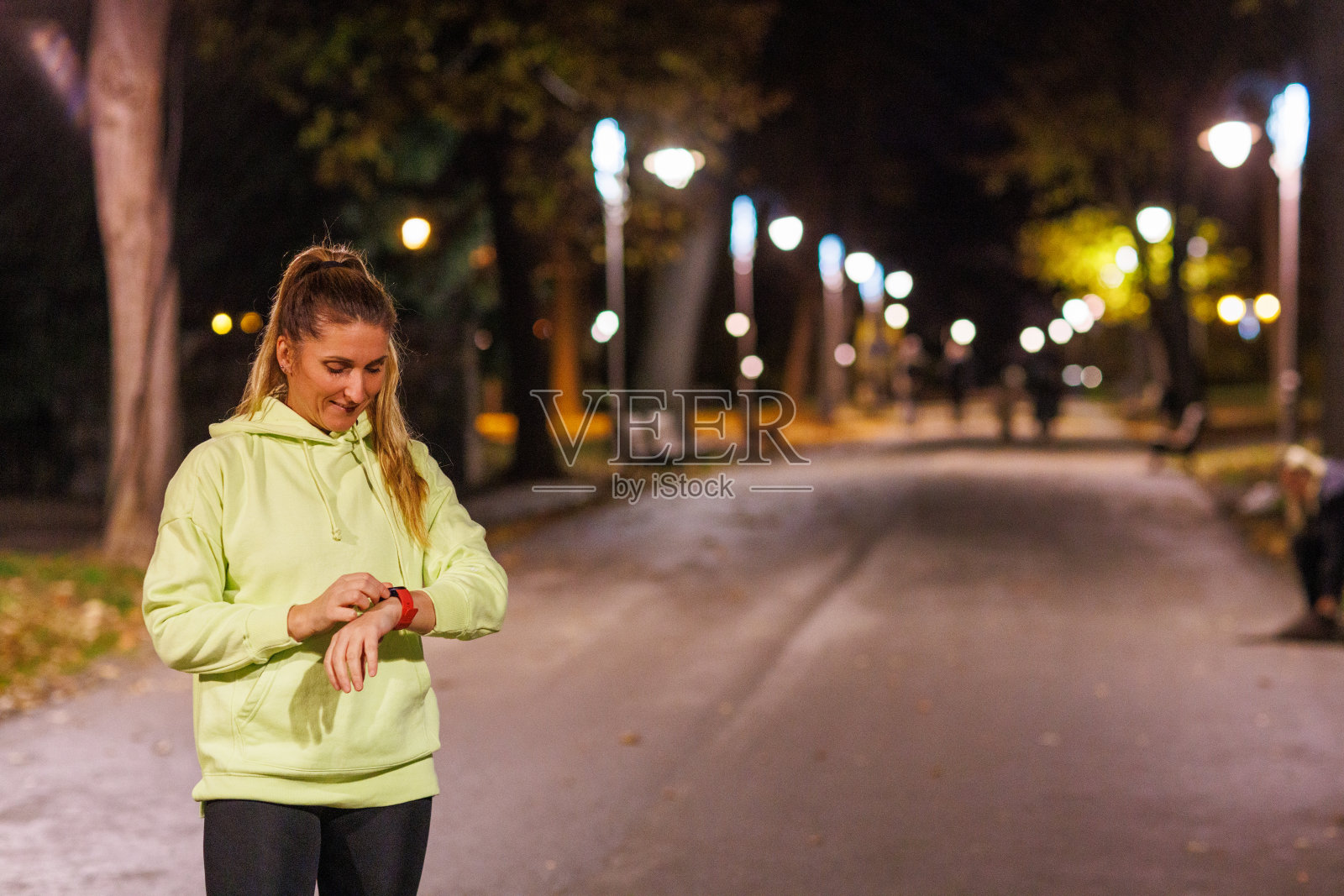 检查智能手表照片摄影图片