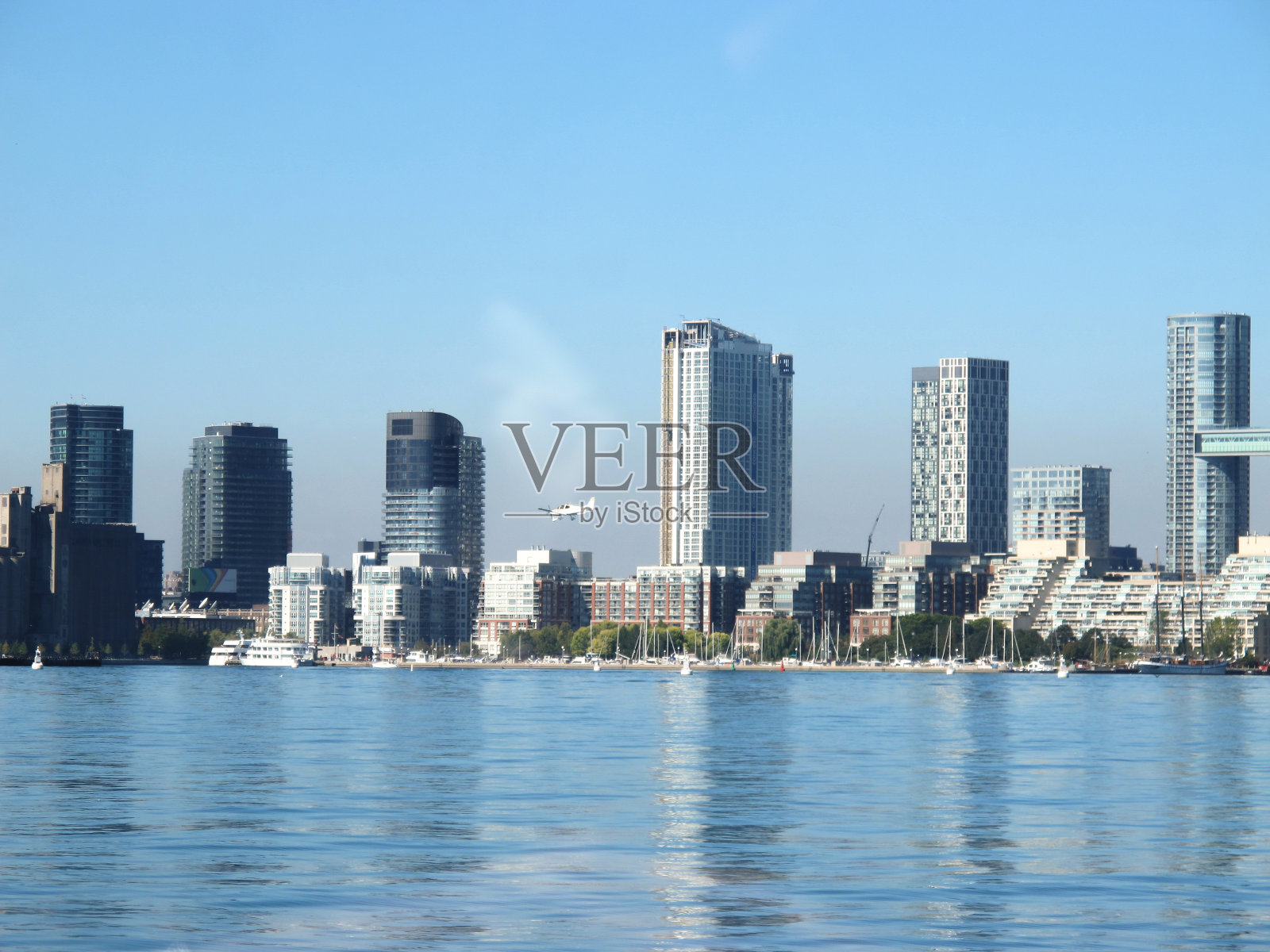 从船上到多伦多市中心。加拿大安大略省。照片摄影图片