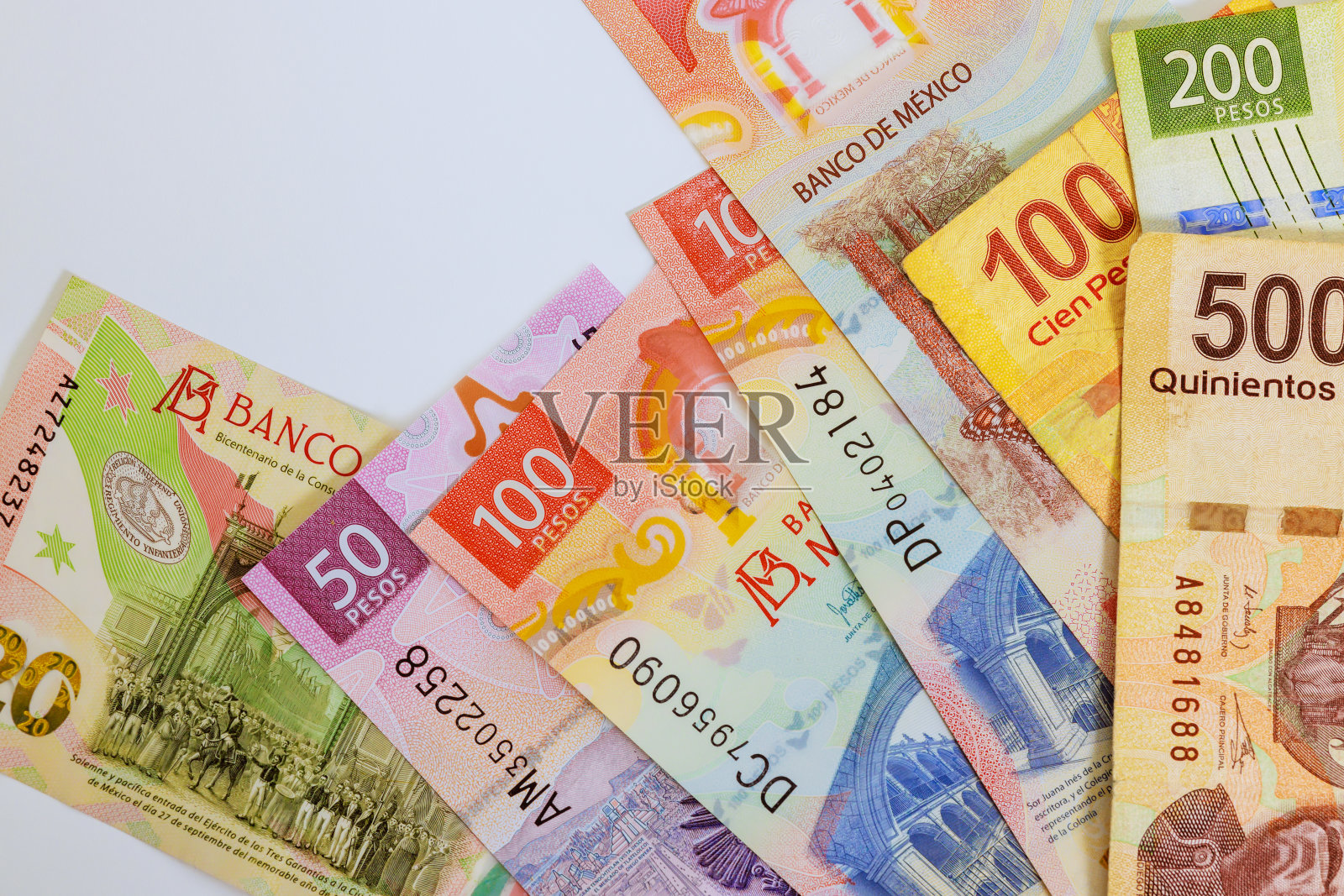 不同面额的墨西哥货币，如500、200、50、20比索纸币照片摄影图片