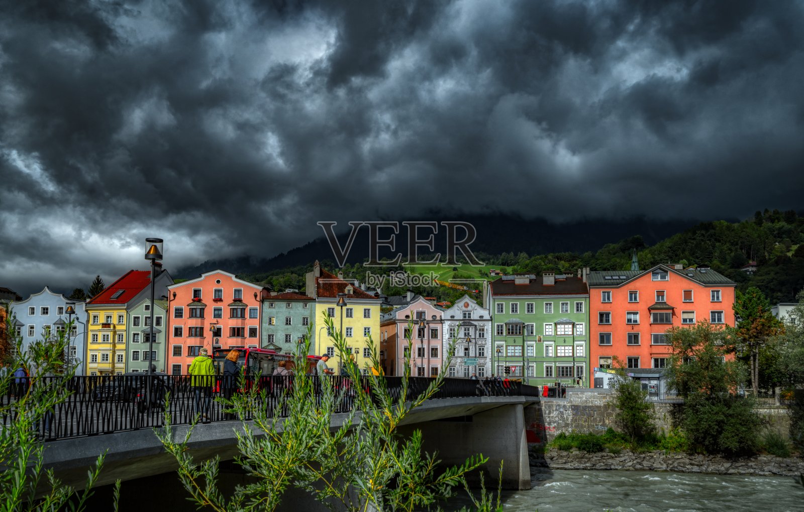 眺望因斯布鲁克照片摄影图片