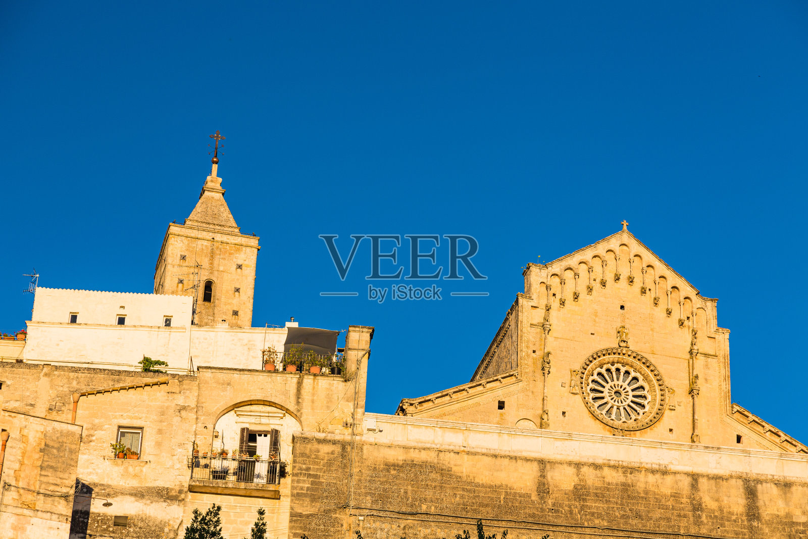 意大利马泰拉的马泰拉大教堂照片摄影图片