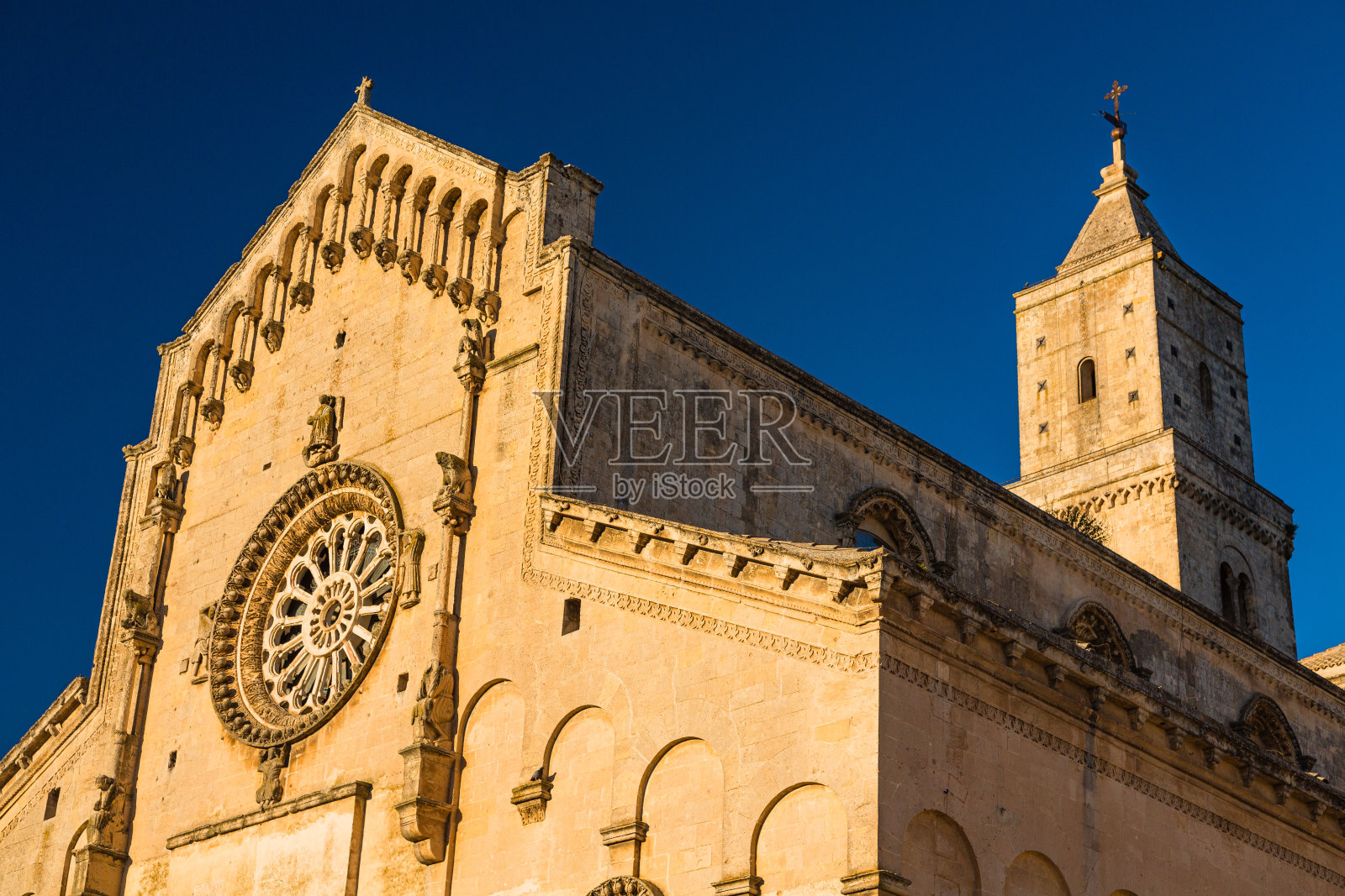 意大利马泰拉的马泰拉大教堂照片摄影图片
