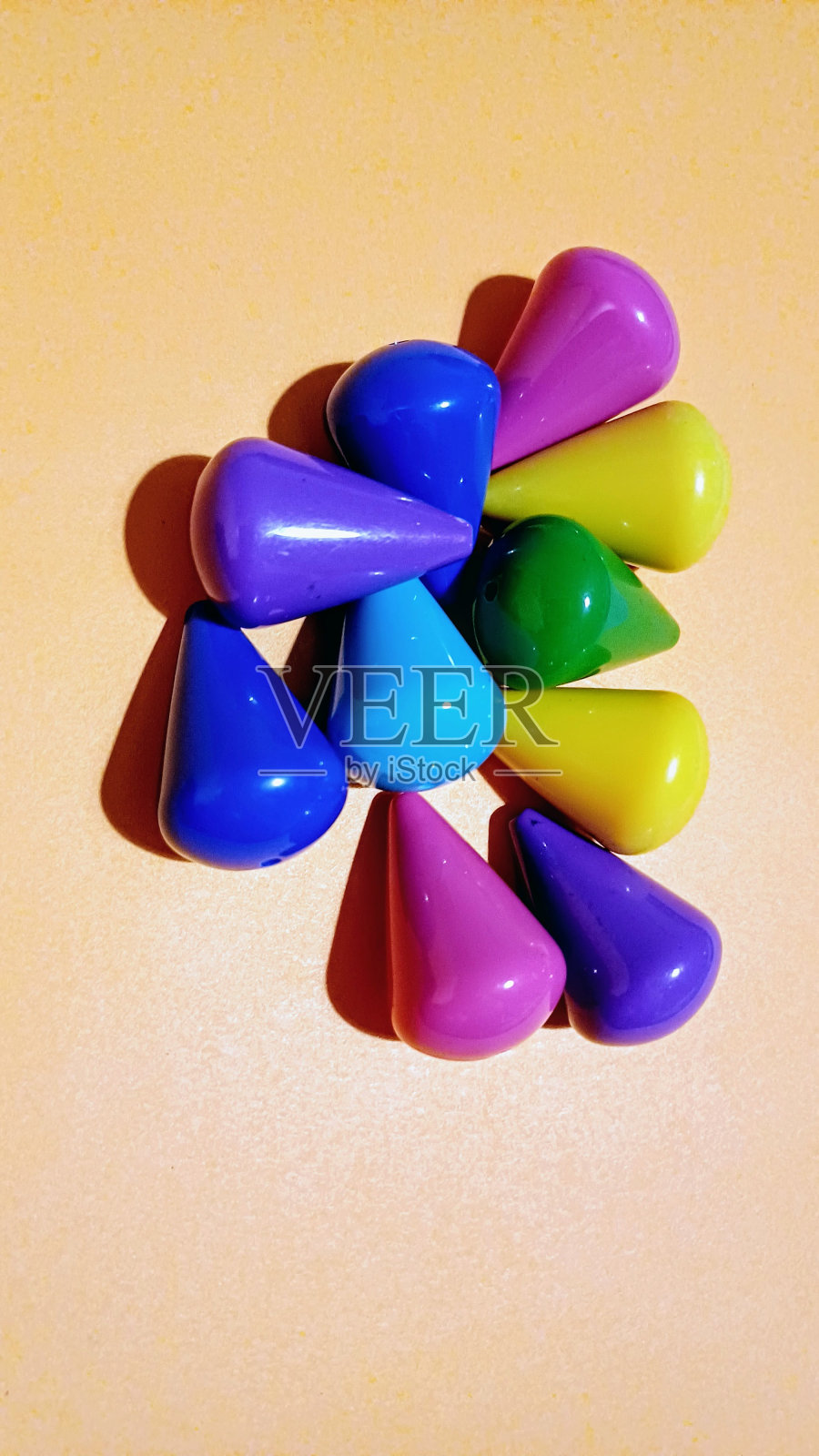 五颜六色的珠子照片摄影图片