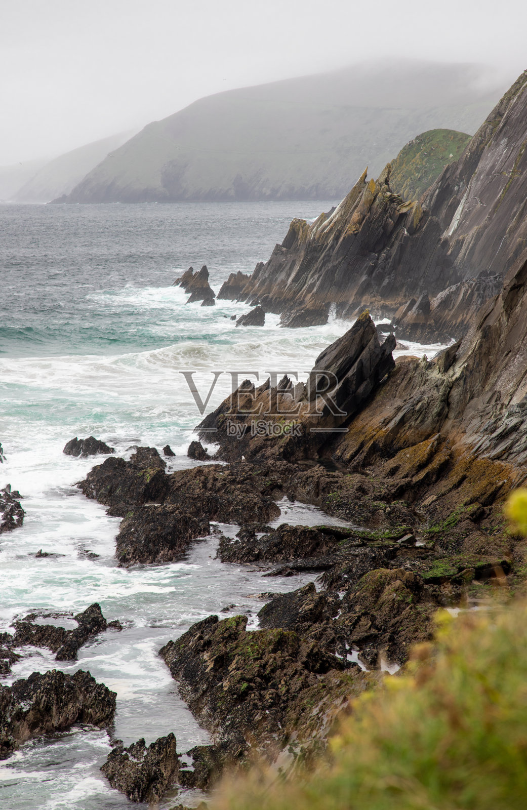 美丽的Coumeenoole海滩在克里郡的丁格尔半岛，在爱尔兰的Slea Head Drive和Wild Atlantic Way照片摄影图片