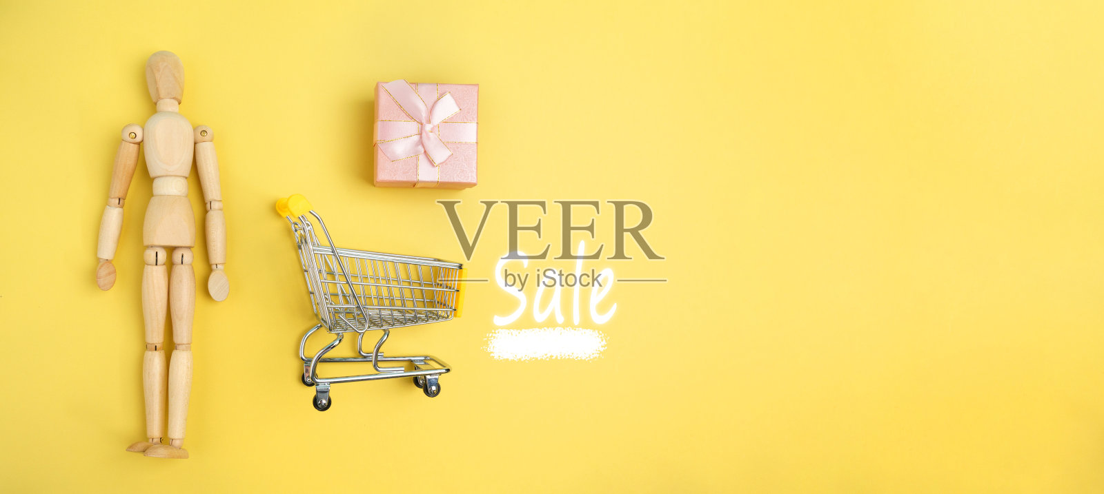 小购物卡，礼盒和文字销售。消费社会趋势。横幅，复制空间照片摄影图片