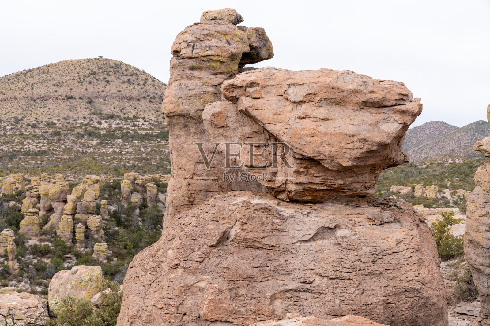亚利桑那州奇里卡瓦国家纪念碑马塞角的胡图和岩层照片摄影图片