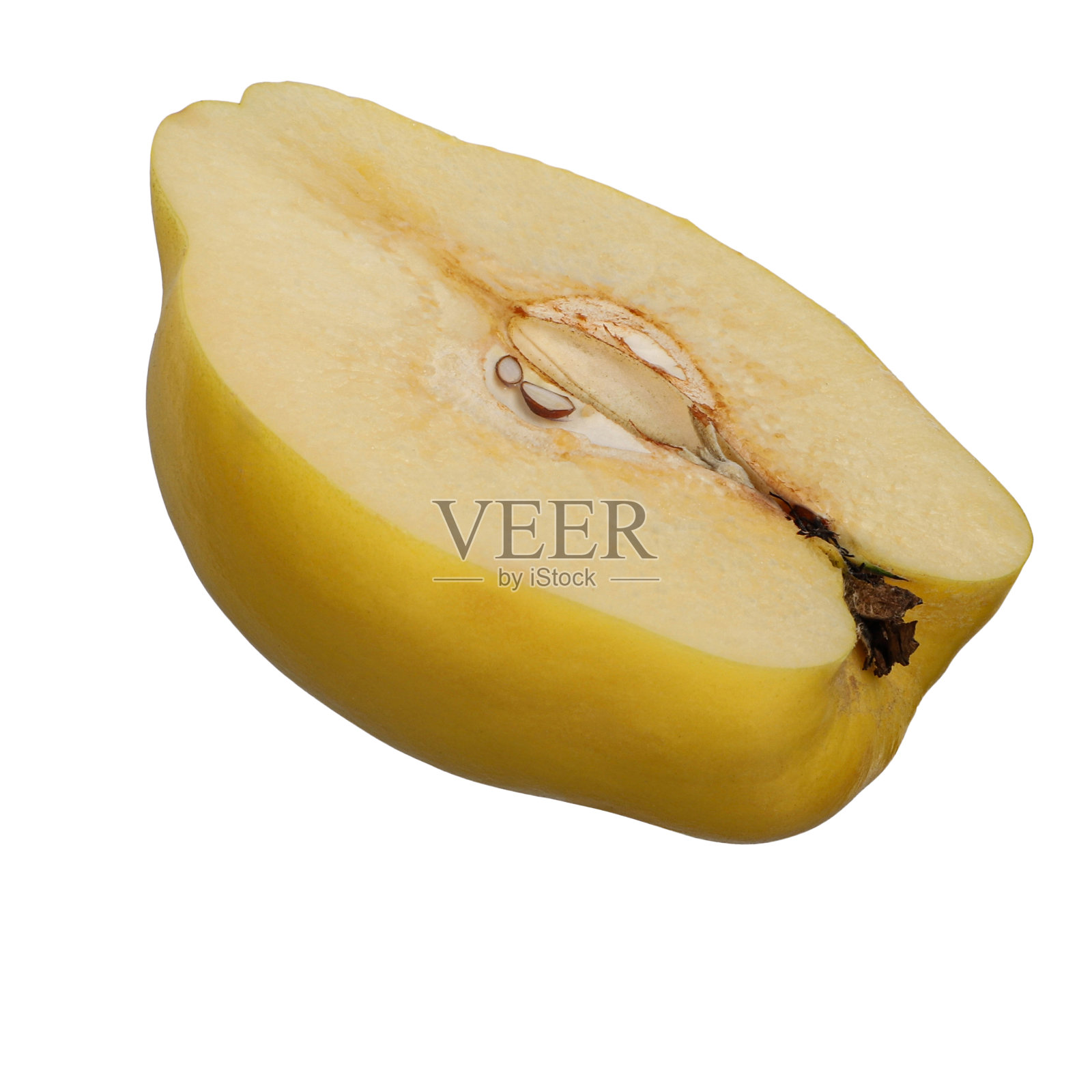 单半榅桲分离在白色，美味的半切片榅桲，分离的背景，剪辑路径。照片摄影图片