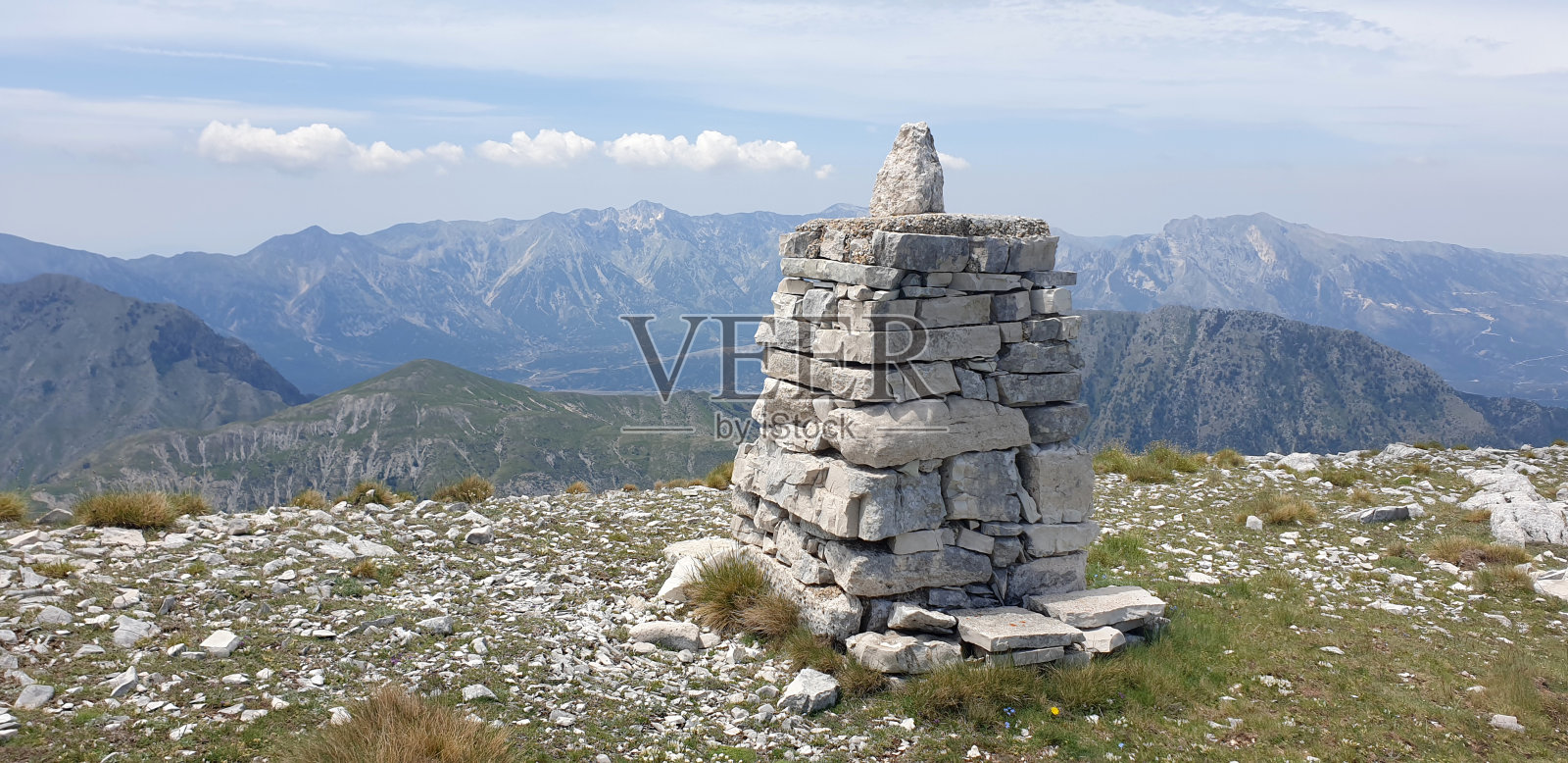 大自然的威严:徒步旅行和山地冒险照片摄影图片