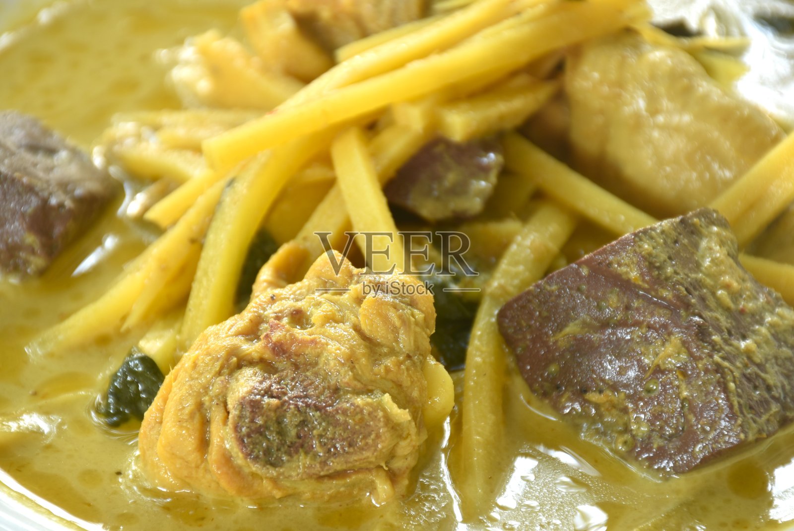 香辣鲜笋片配鸡血椰奶咖喱汤照片摄影图片