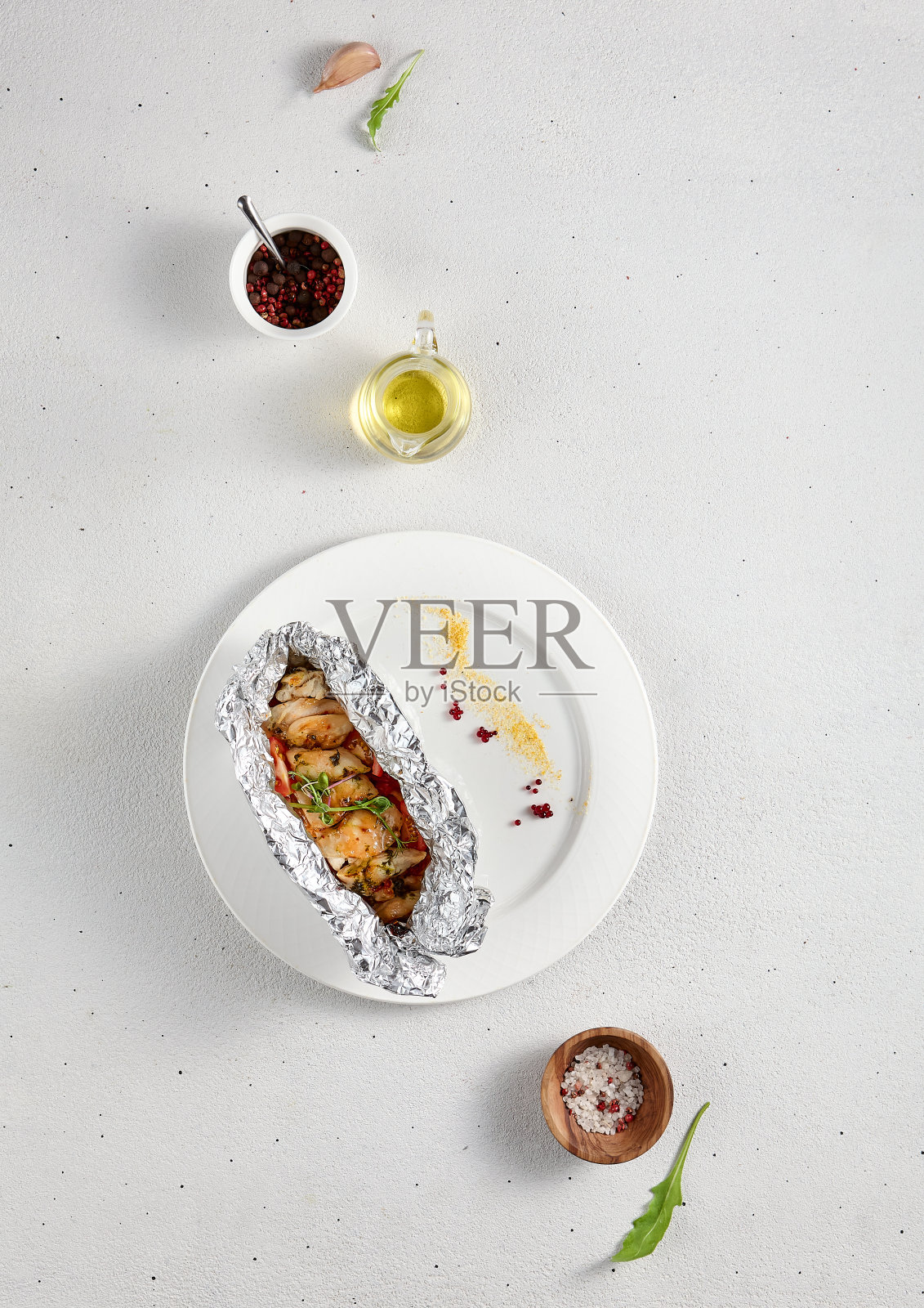 糖醋汁烤鱼，顶部有复制空间，是食谱开发和健康烹饪指南的理想选择照片摄影图片