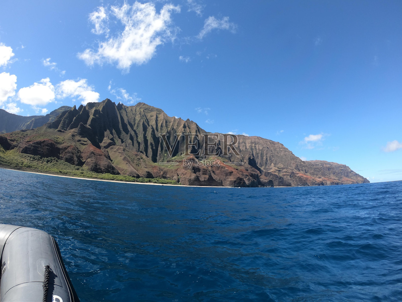 云水天空山蔚蓝海岸和海洋地貌照片摄影图片