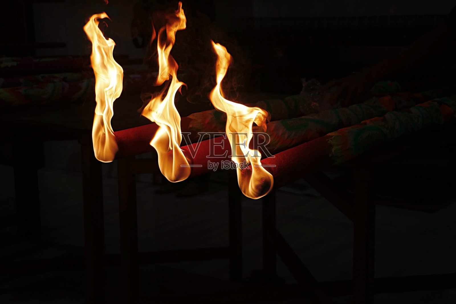 火焰收集孤立的黑色背景照片摄影图片