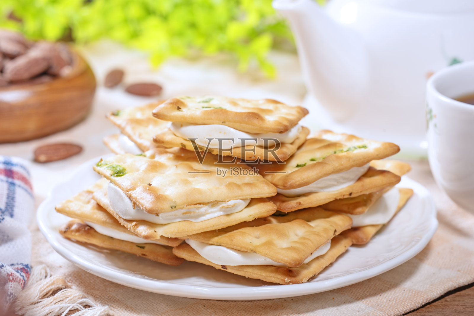 葱花饼干牛轧糖照片摄影图片