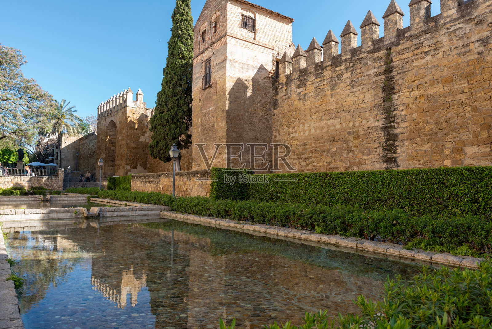 西班牙Córdoba市的中世纪城墙，Almodóvar门照片摄影图片