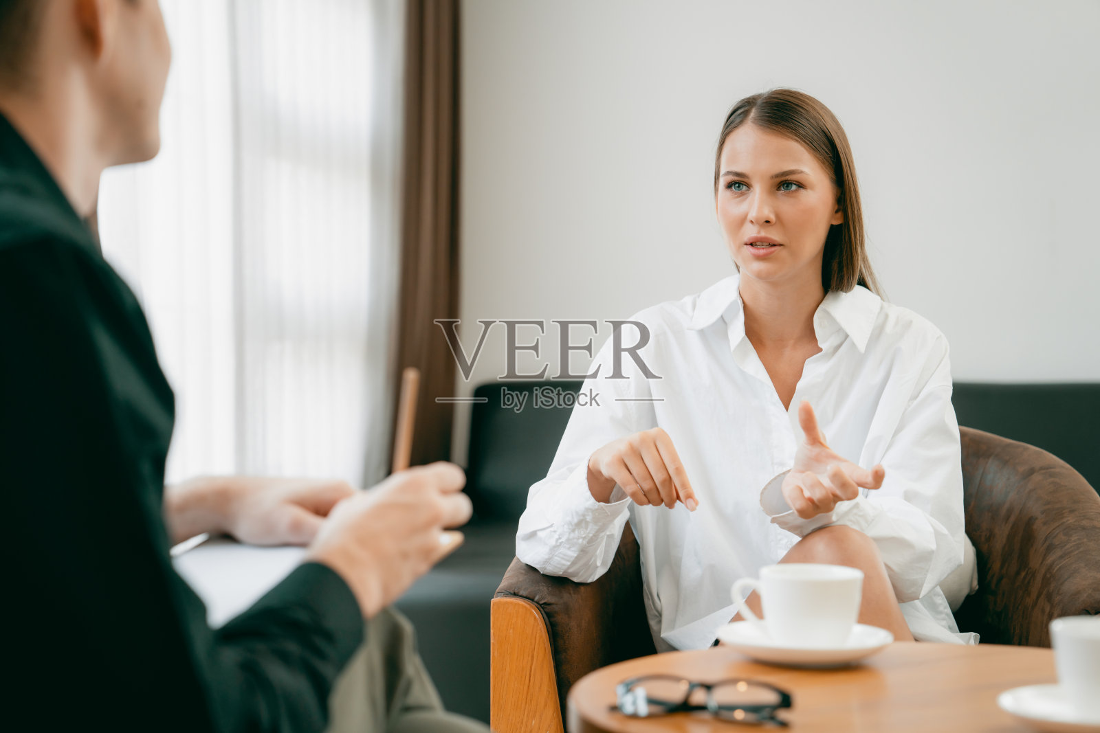 心理咨询改善精神问题照片摄影图片