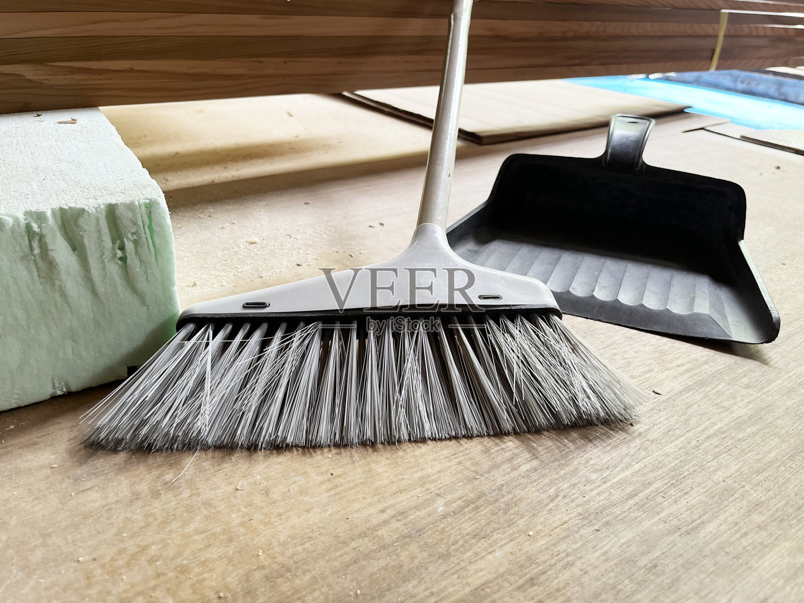 清洁工具簸箕和扫帚照片摄影图片