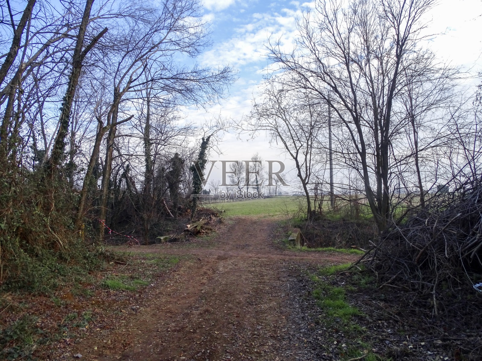 乡村的十字路口照片摄影图片