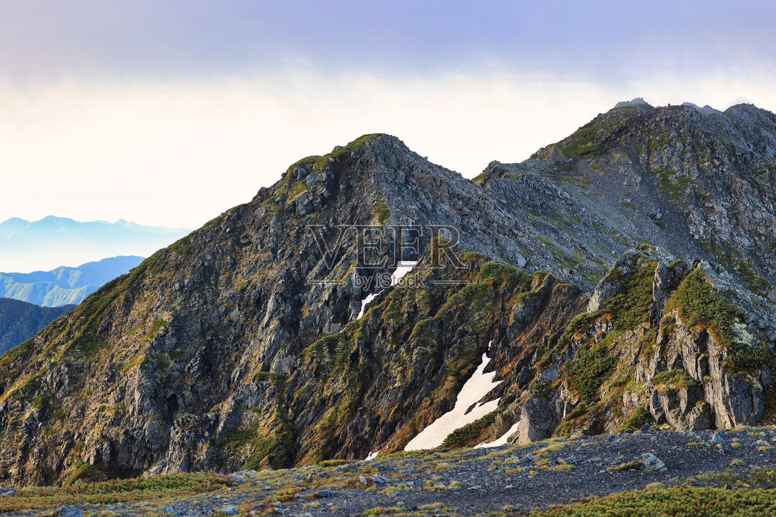 日本南阿尔卑斯山的野取山照片摄影图片