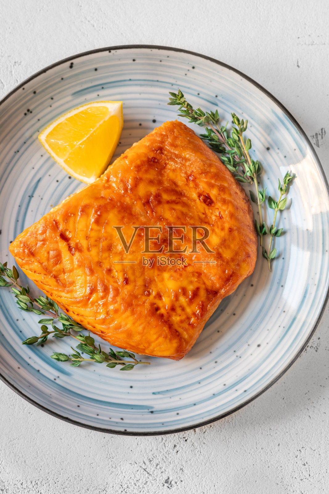 烤鲑鱼片照片摄影图片