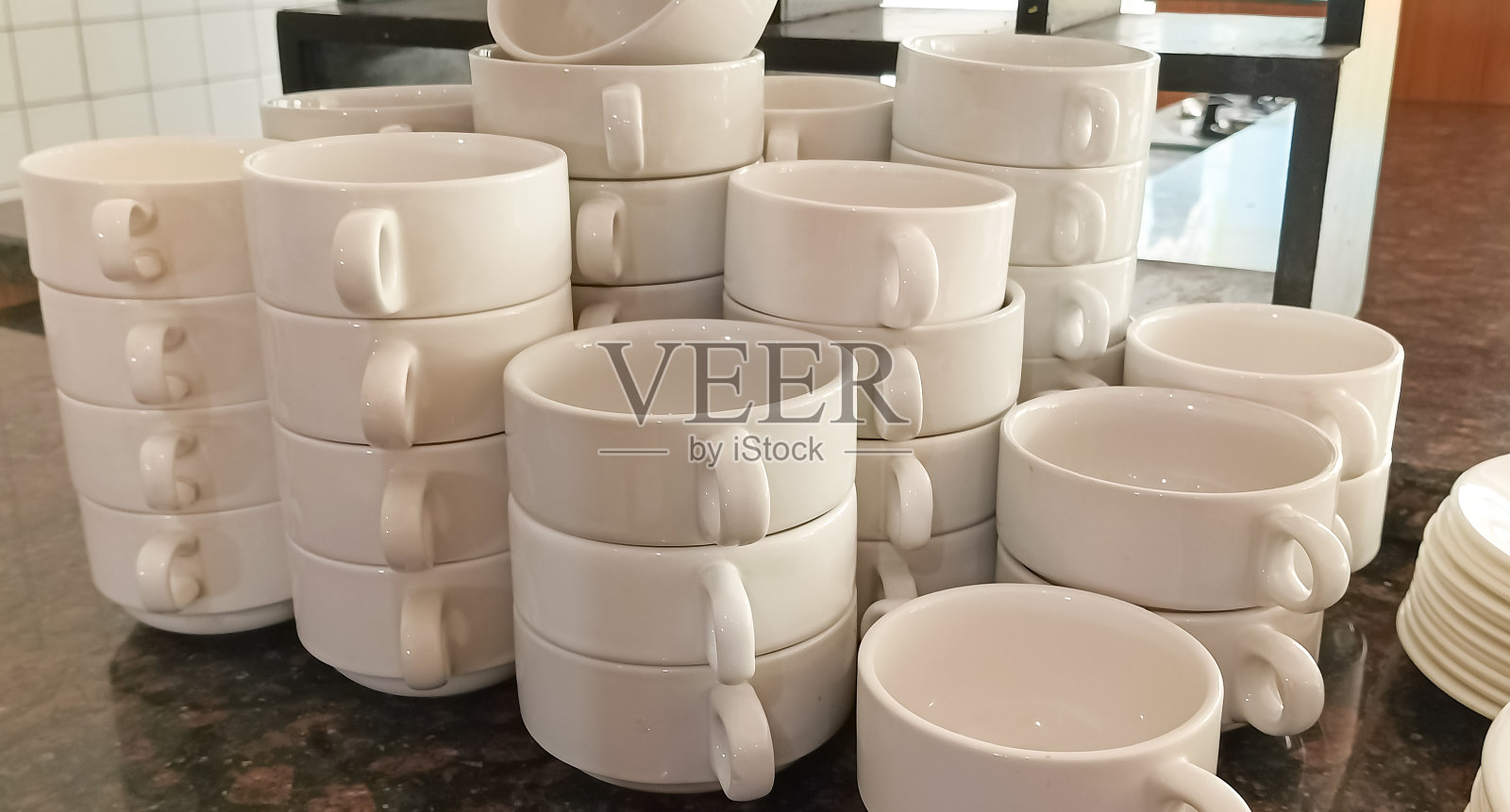 成堆的酒店玻璃玻璃杯照片摄影图片