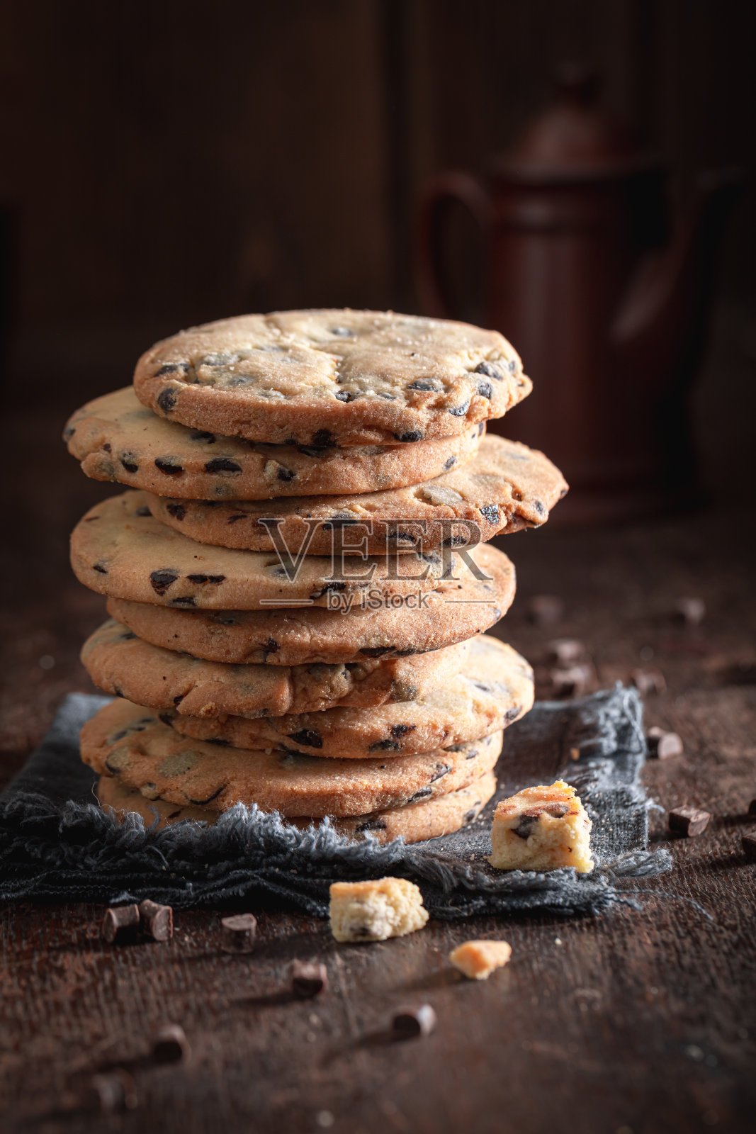 传统和美味的香草饼干作为放学后的牛奶小吃。照片摄影图片