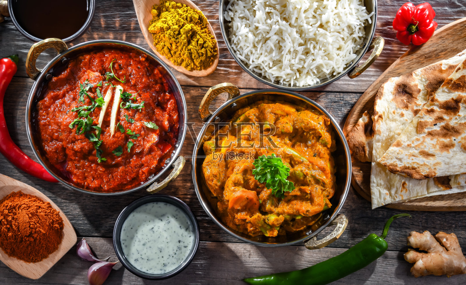 热马德拉斯奶酪和蔬菜马沙拉配米饭照片摄影图片