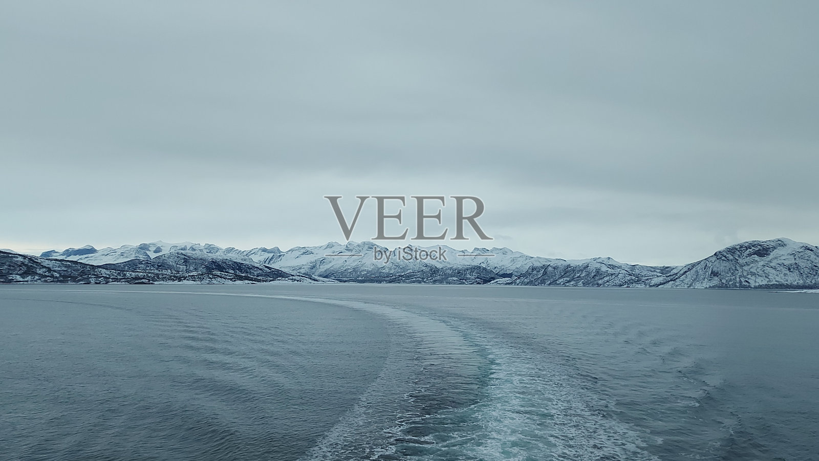 从卑尔根到柯克内斯的雪山照片摄影图片