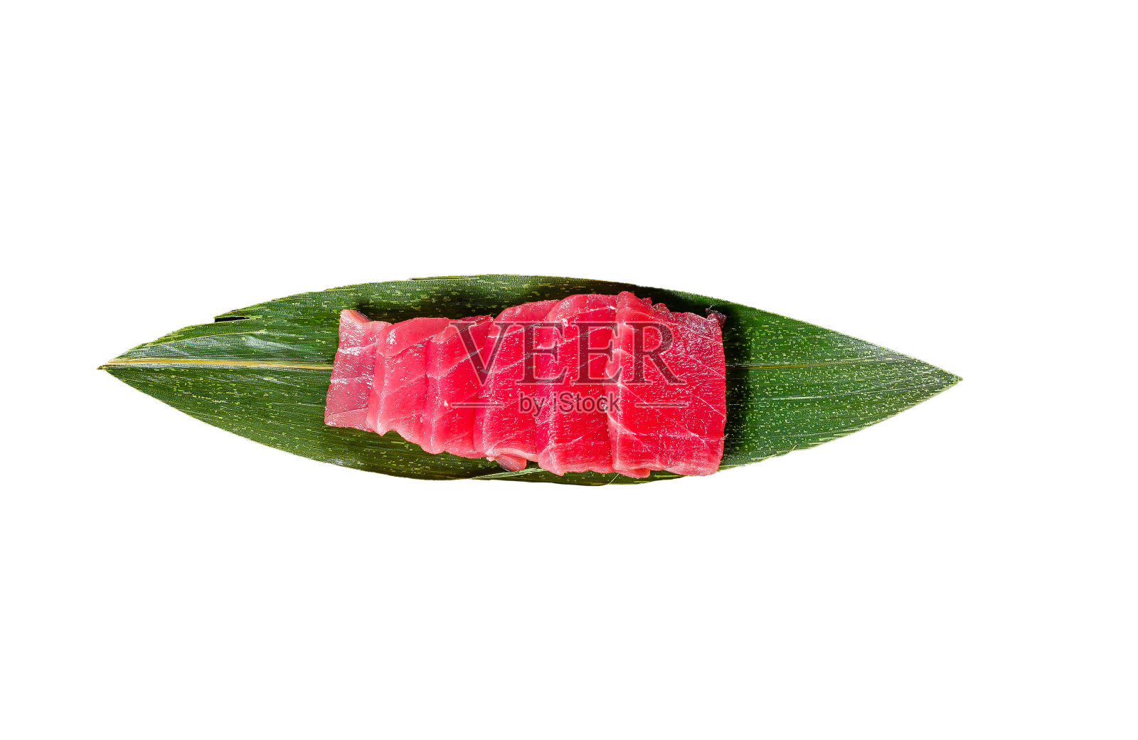 新鲜的金枪鱼生鱼片孤立在白色背景。前视图。照片摄影图片