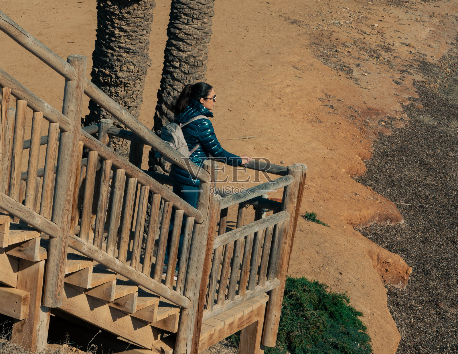 享有特权的景观:观赏私人海滩的瑰宝照片摄影图片
