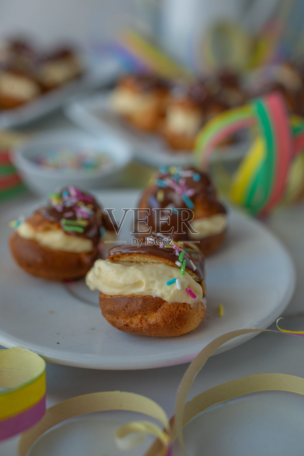 巧克力泡芙照片摄影图片