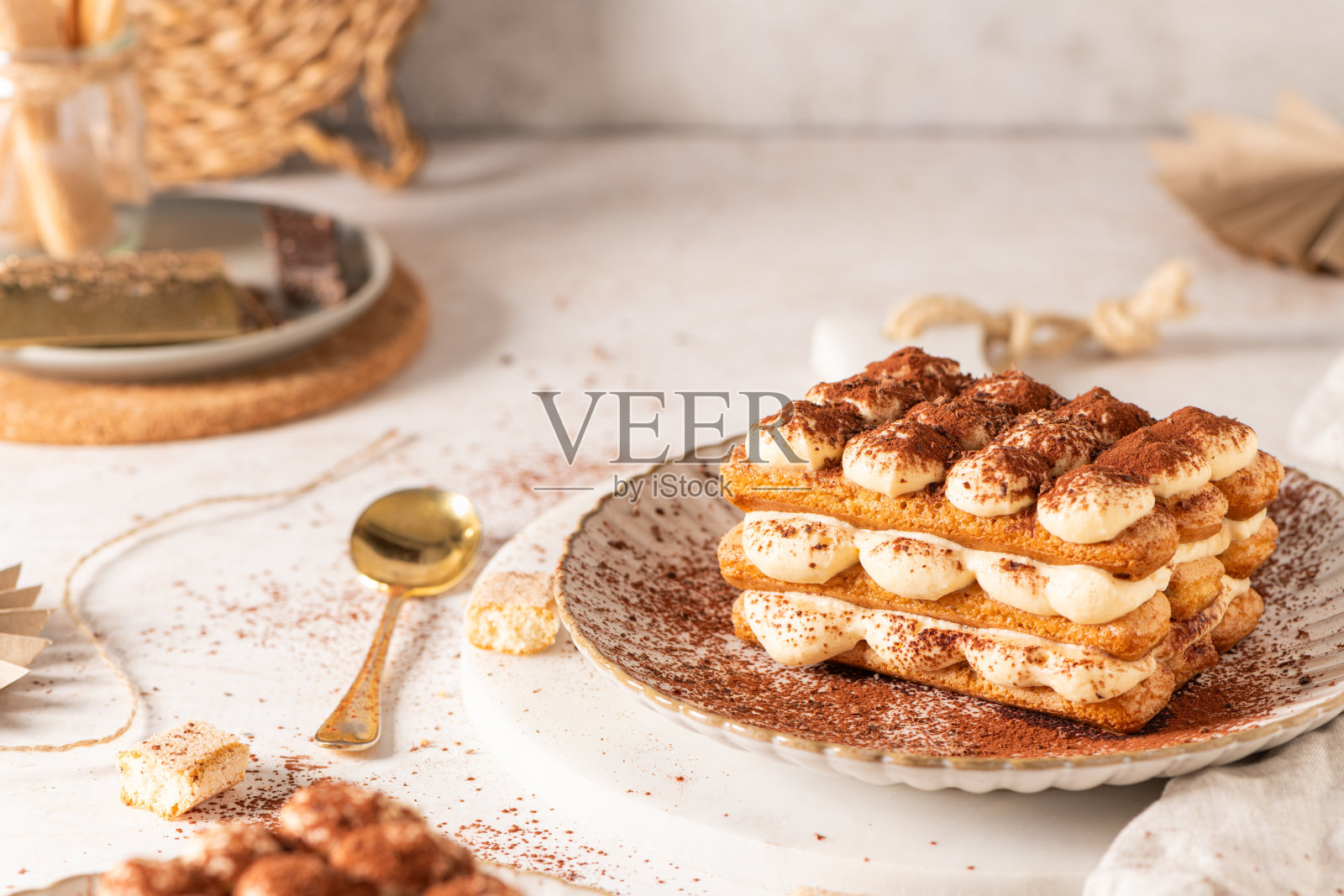 传统的意大利甜点提拉米苏照片摄影图片