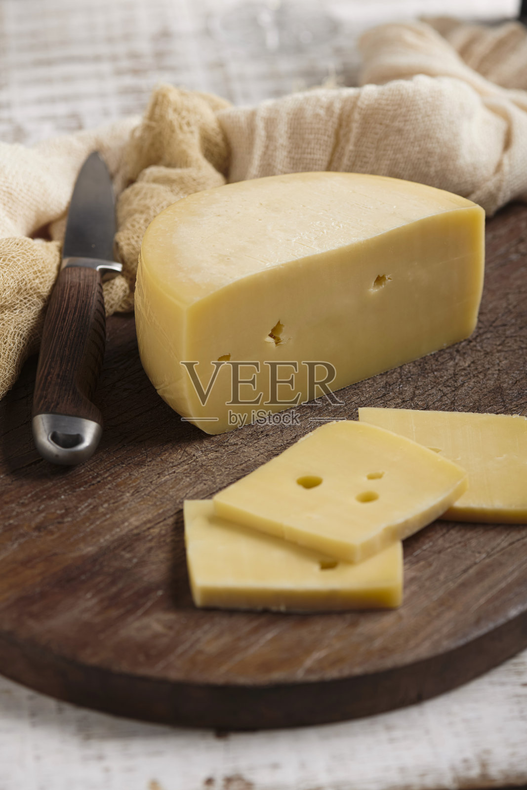 巴西美味的半腌制米纳斯奶酪。照片摄影图片