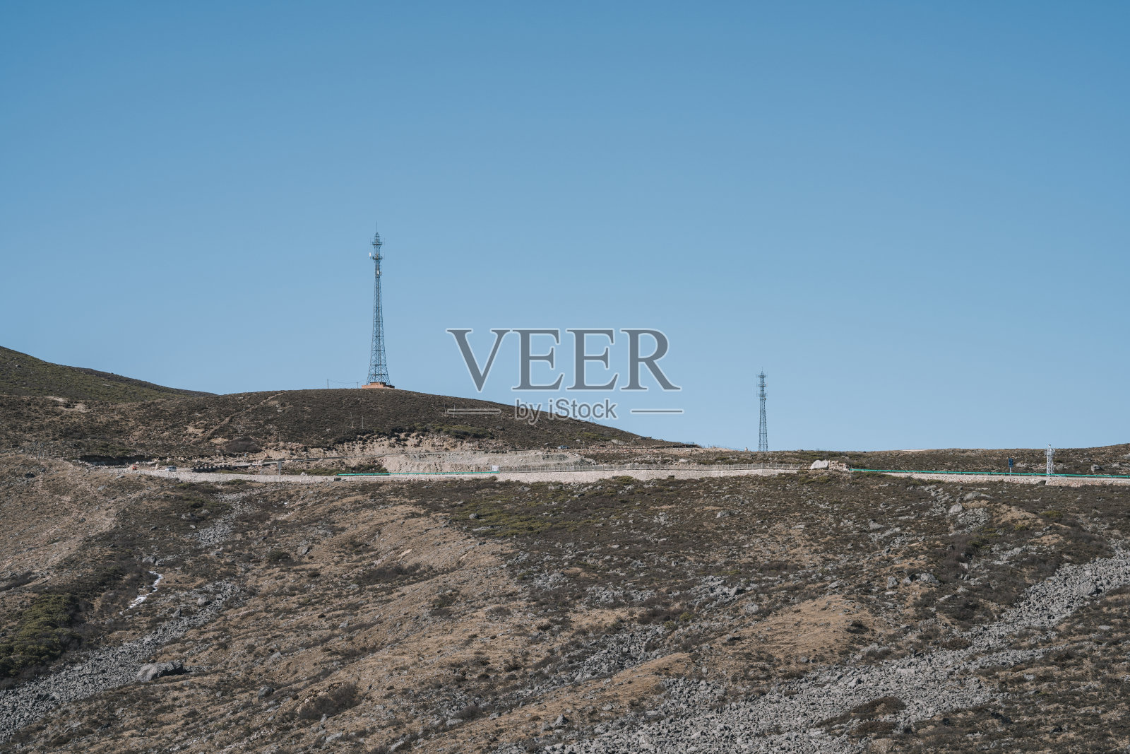 山口的道路和信号塔照片摄影图片