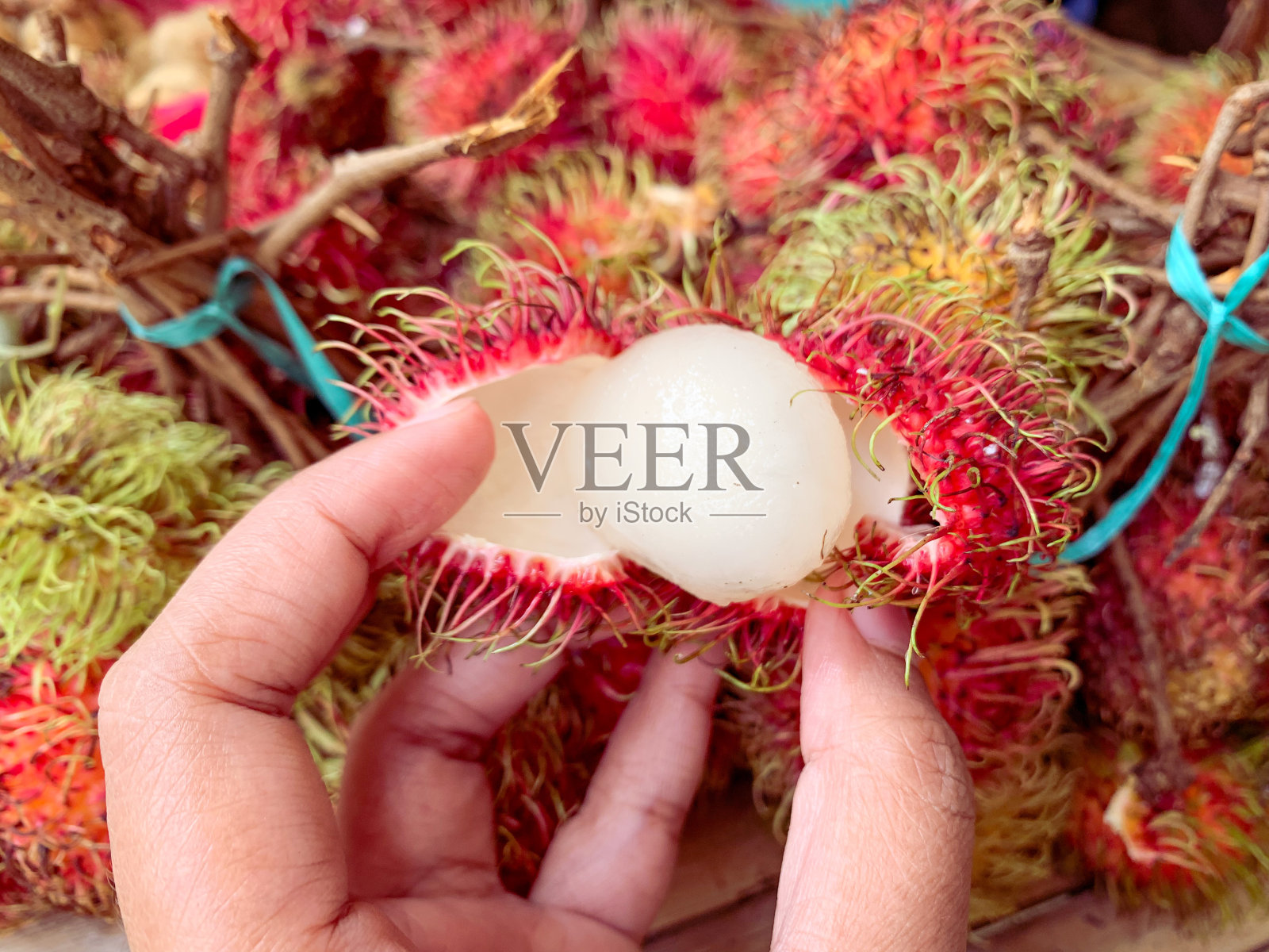 红毛丹热带水果照片摄影图片