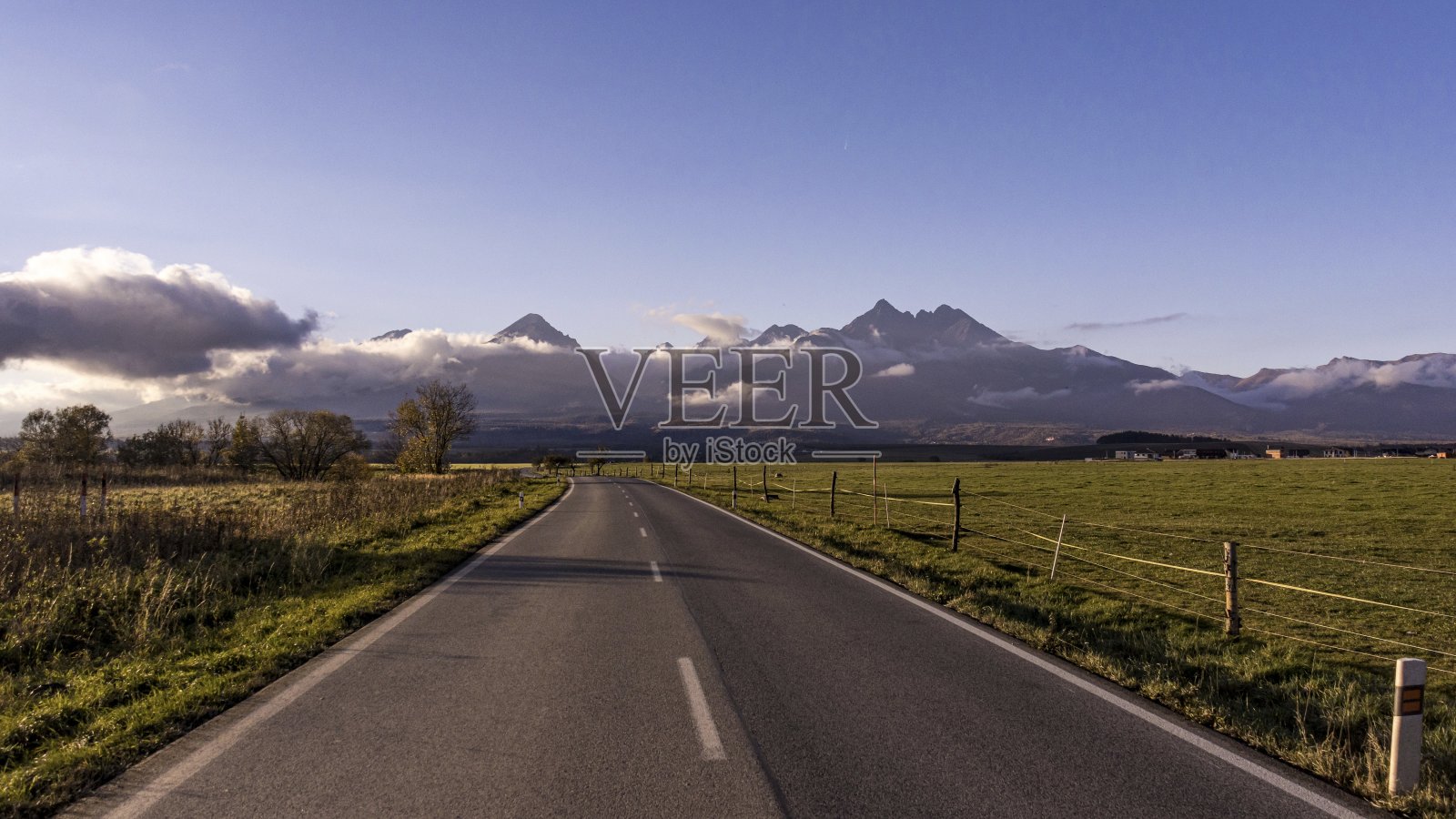 路到山，夏到山，高塔特拉照片摄影图片