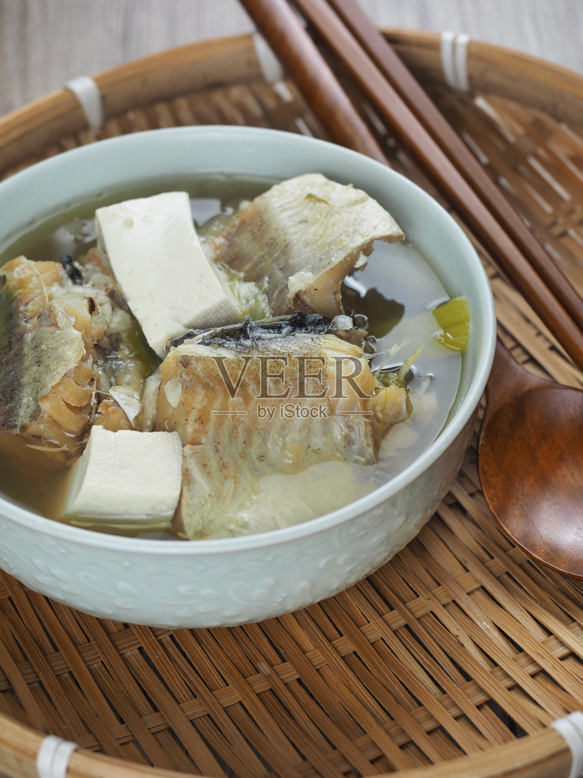 韩国传统食品鱼汤照片摄影图片