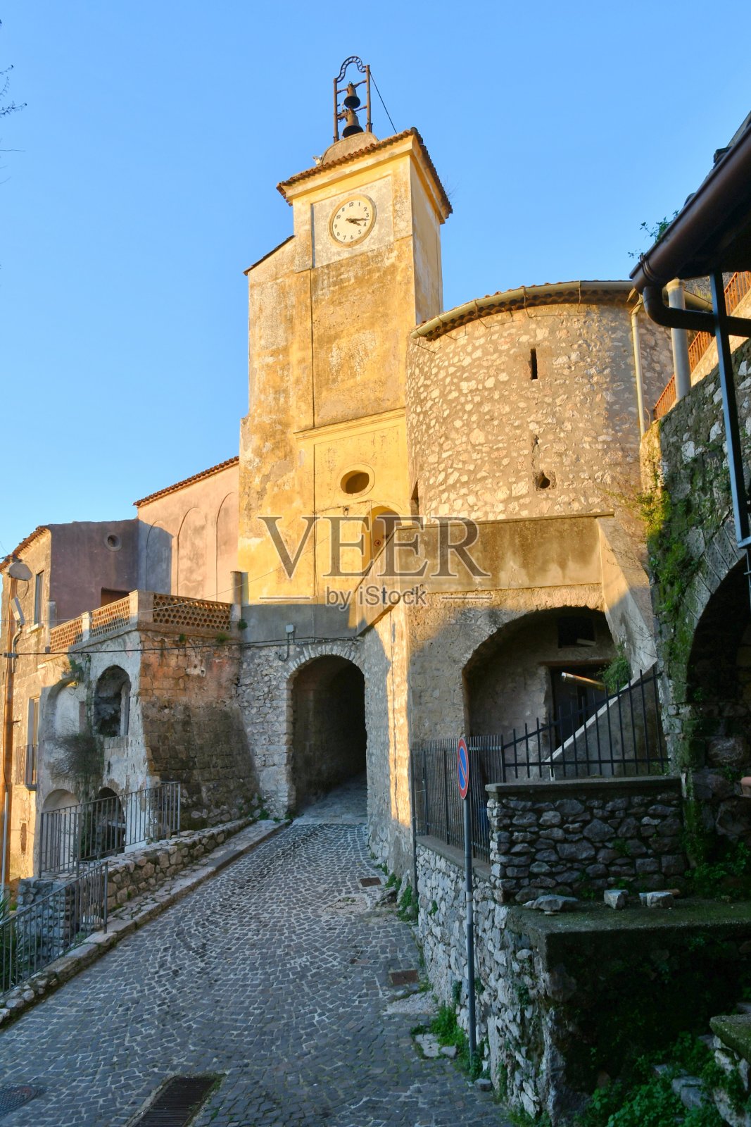 意大利卡塞塔省的里亚尔多镇。照片摄影图片