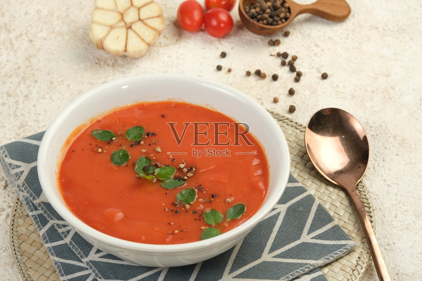 一碗西红柿汤照片摄影图片