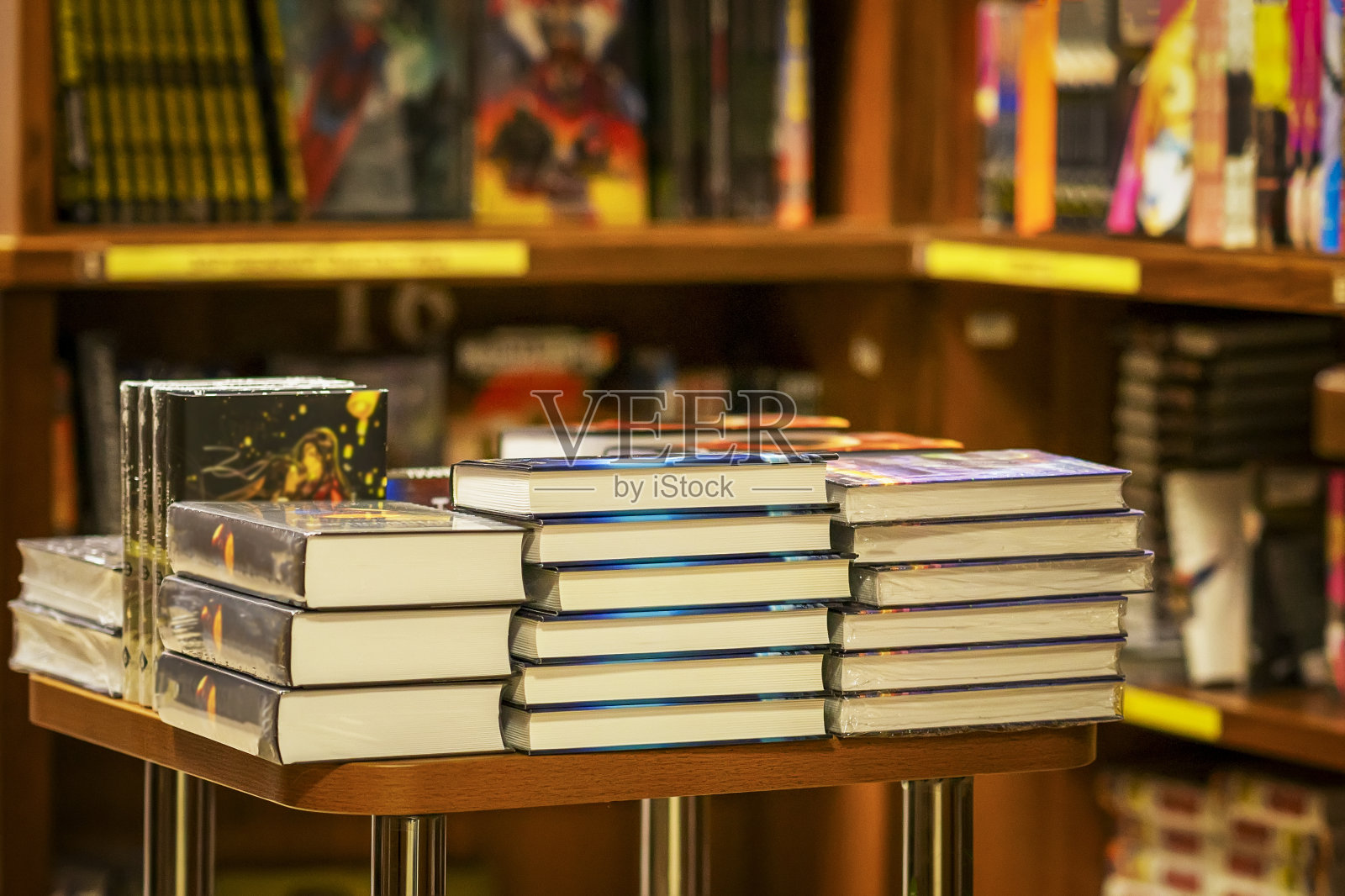 书店里的书，小说。教育、上学、学习、读书的概念照片摄影图片