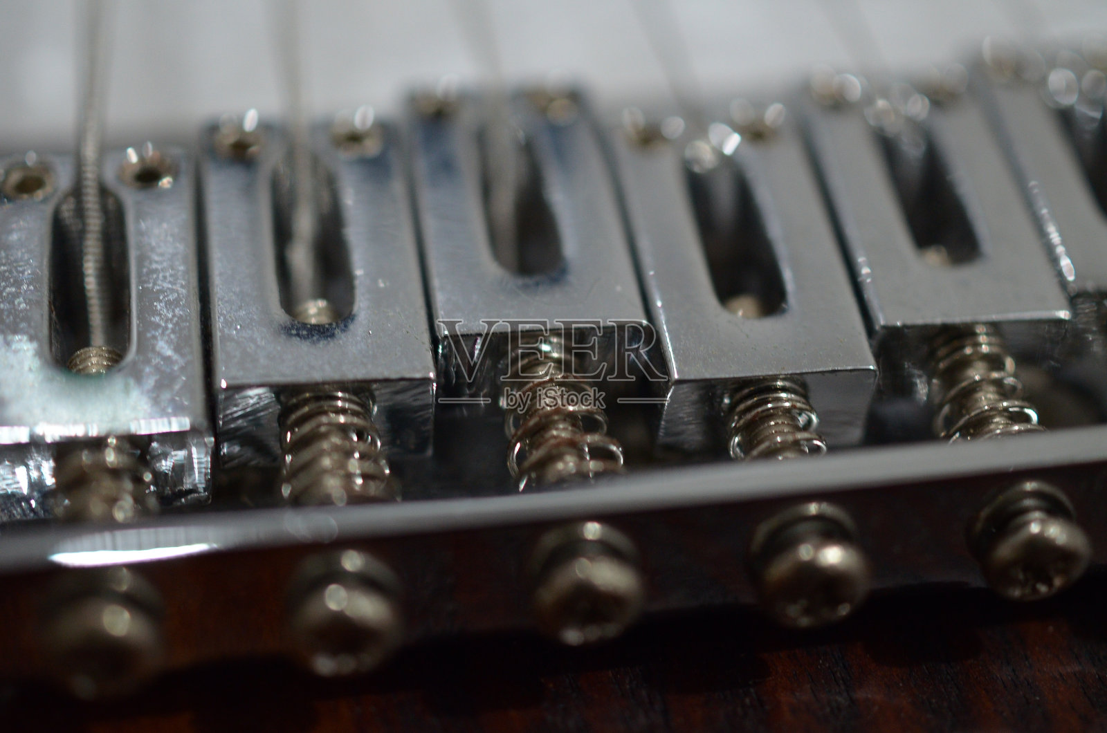 漂亮的木制吉他特写照片摄影图片